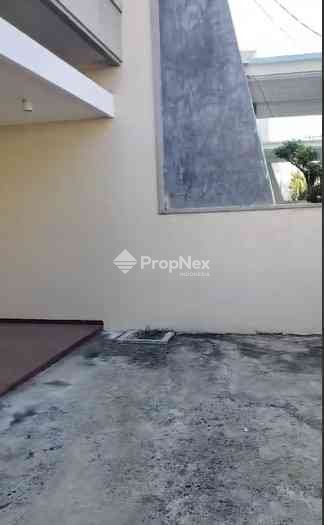 Rumah Minimalis Dharmahusada Indah Utara — foto 3
